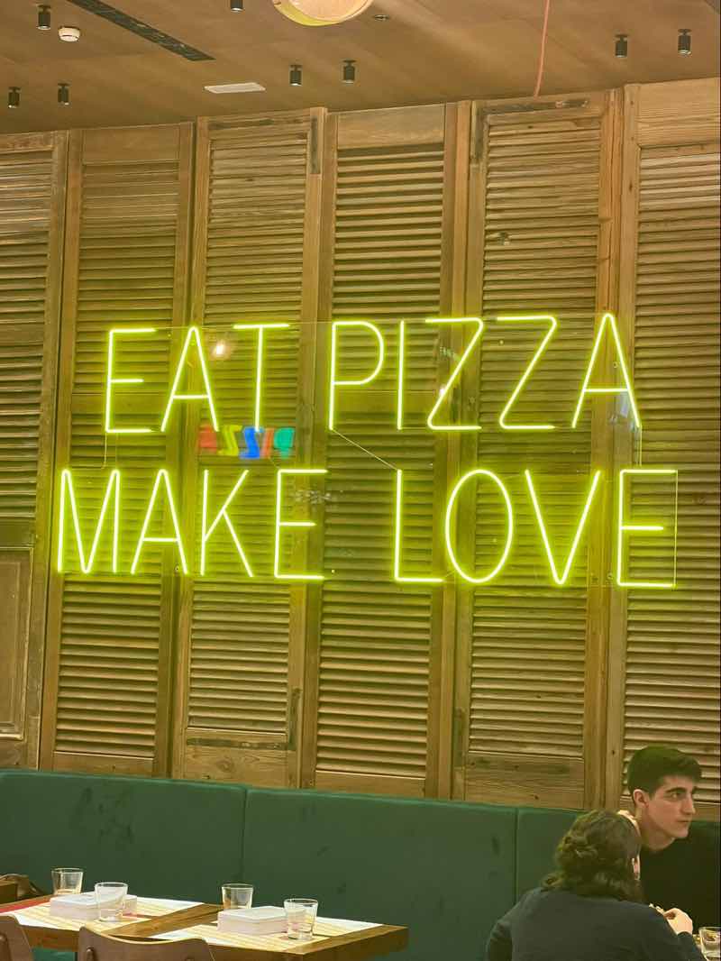 Eat Pizza, Make Love