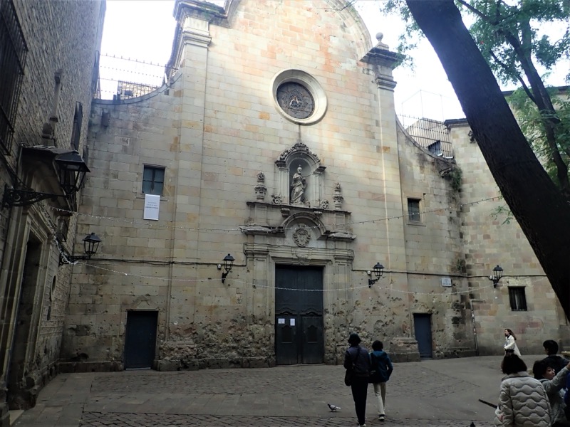 Church in 6. Plaça Sant Felip Neri with authentic 1938 spanish civil war bomb shrapnel damage